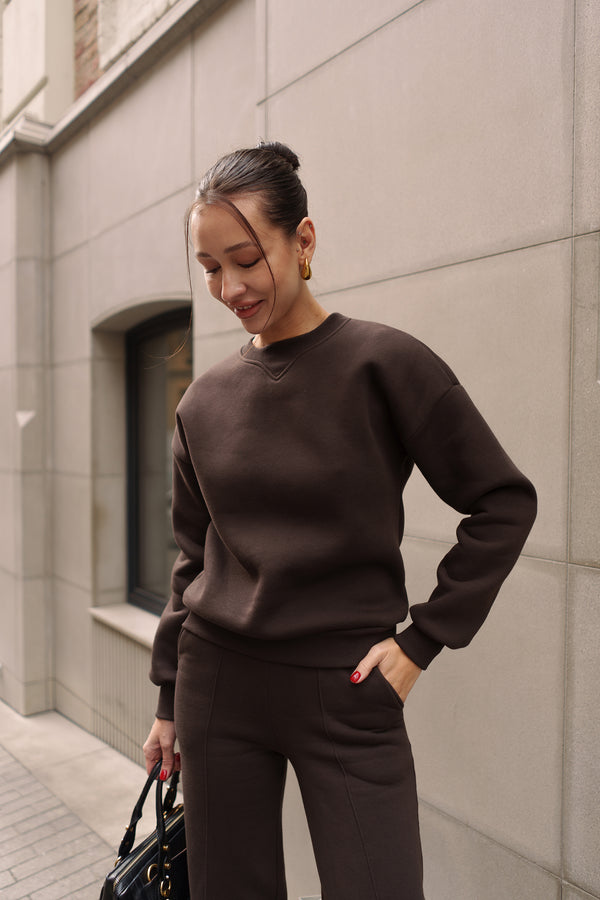 Шоколадний костюм з Світшотом і брюками палаццо