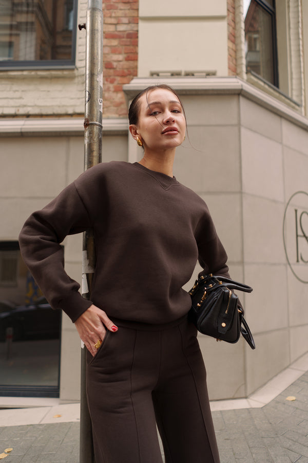 Шоколадний костюм з Світшотом і брюками палаццо