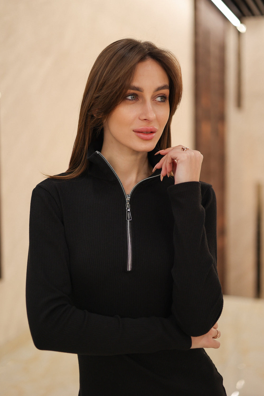 Чорна сукня Siena з довгим рукавом